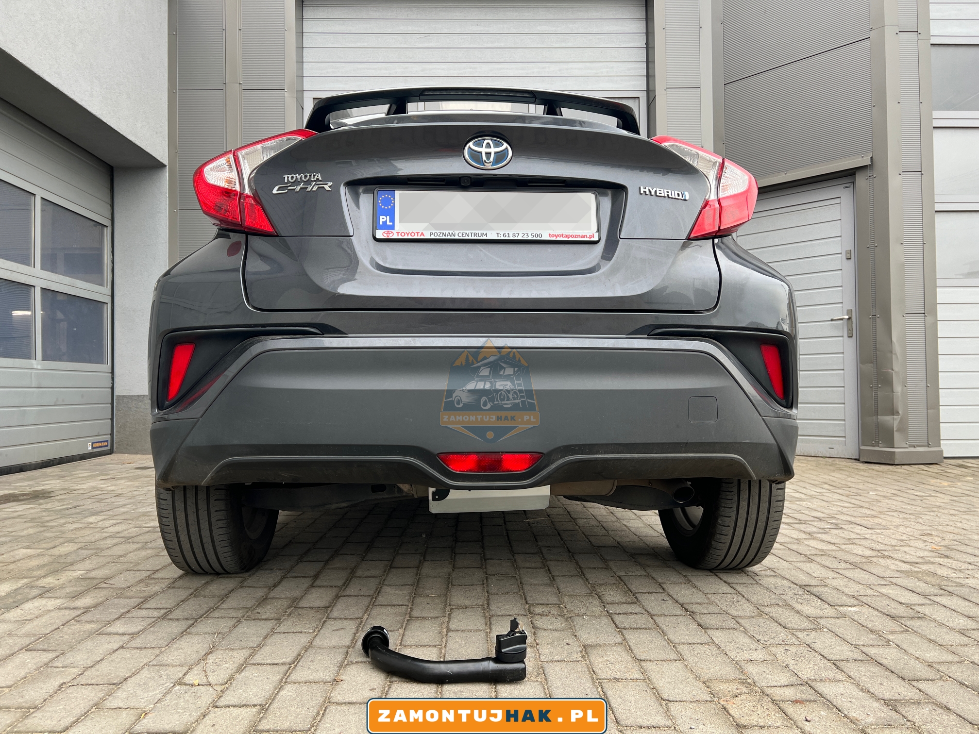 Zdjęcie Toyota C-HR z hakiem Brink - idealne rozwiązanie dla aktywnych rodzin i miłośników outdooru